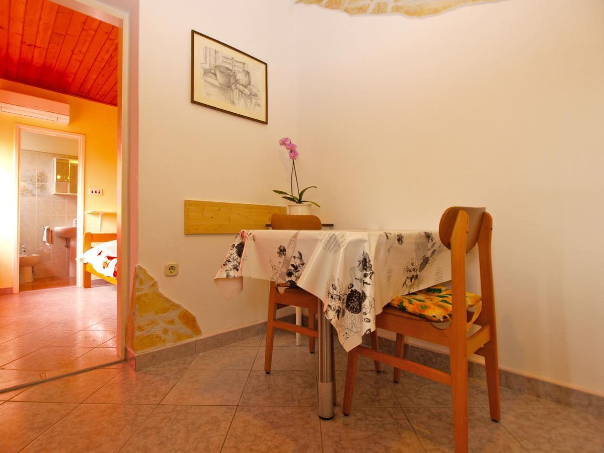 Apartments Luciano 1576 Ližnjan Kültér fotó
