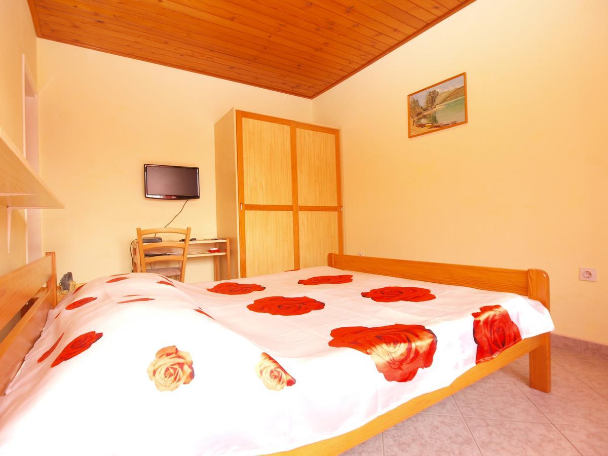 Apartments Luciano 1576 Ližnjan Kültér fotó
