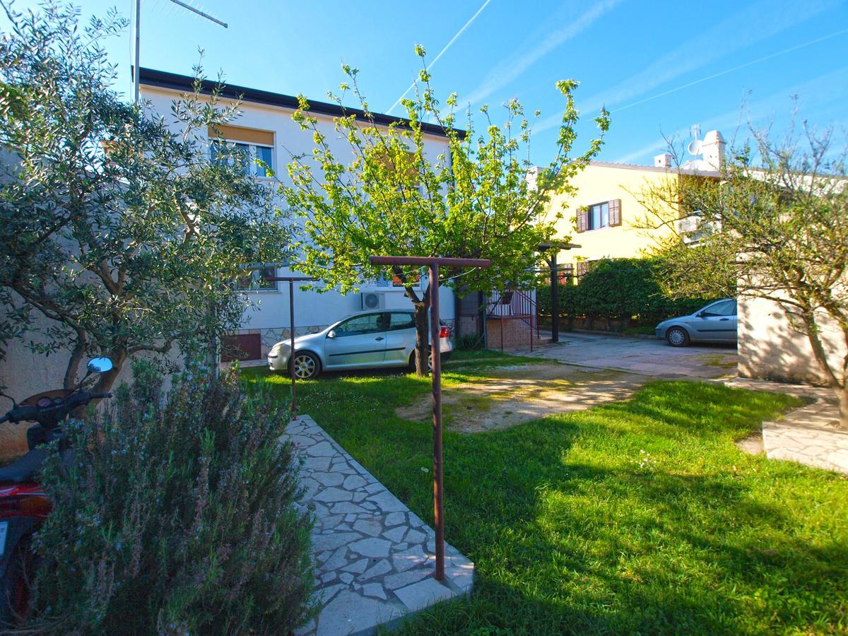 Apartments Luciano 1576 Ližnjan Kültér fotó